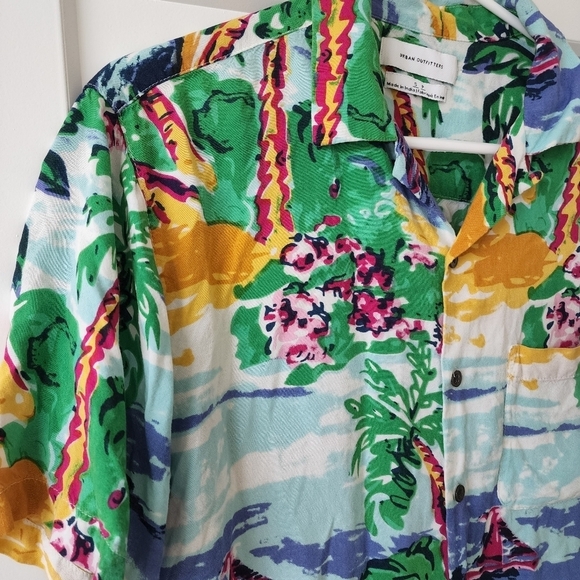 Urban outfitters Painted Paradise Rayon Short Sleeve Button-Down Shirt - Picture 11 of 16